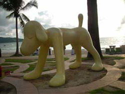 Памятник собаке в Пхукете