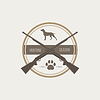 Охота Vintage герб с оружием и собака | Векторный клипарт