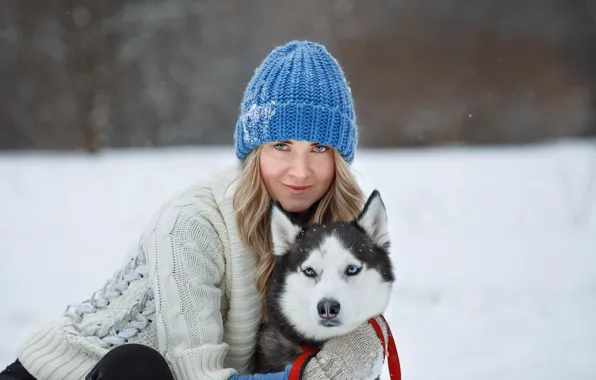 Обои друзья, фотограф Светлана Никотина, свитер, девушка, шапка, Лидия Кияну, хаски, зима, взгляд, собака