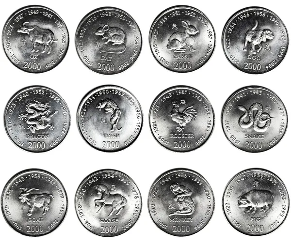Набор из 12 монет китайский гороскоп — стоковое фото