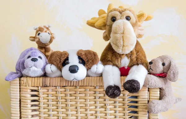 Ящик з іграшками — стокове фото