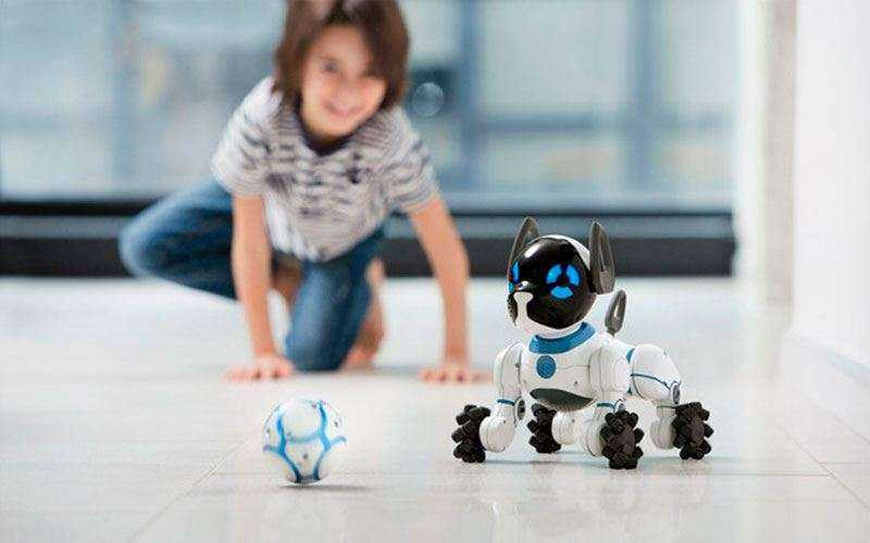 WowWee CHiP - Собака робот которая играет и развлекает детей