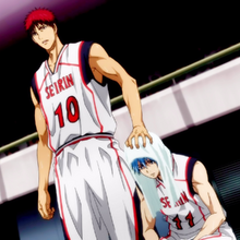 Kagami cheers up Kuroko