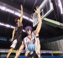 Kuroko passes to Kagami